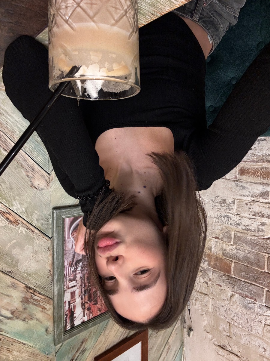 Fresh photos, fresh mood — Tina online in Abuja